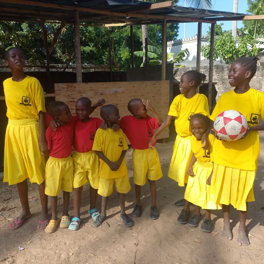 Die Kinder von One Family One Earth haben auch ein eigenes Fußballteam.